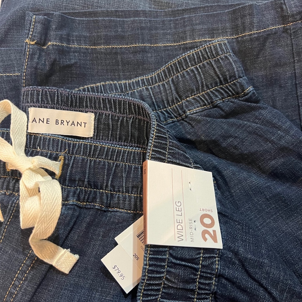 NWT Lane Bryant Wide Leg jeans, Mid Rise 20 Short